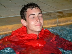 anorak-pool-red